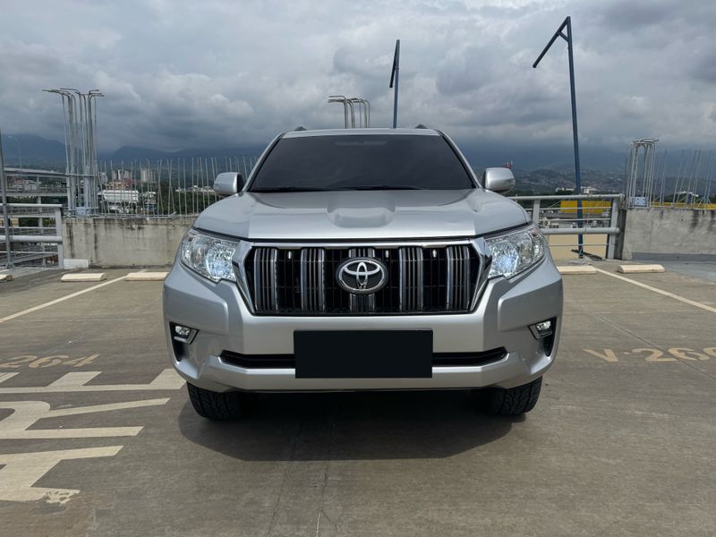 Toyota Prado TXL 2022 - imagen secundaria 1