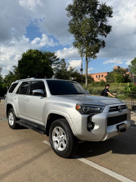 Toyota 4Runner sr5 2022 - imagen secundaria 2