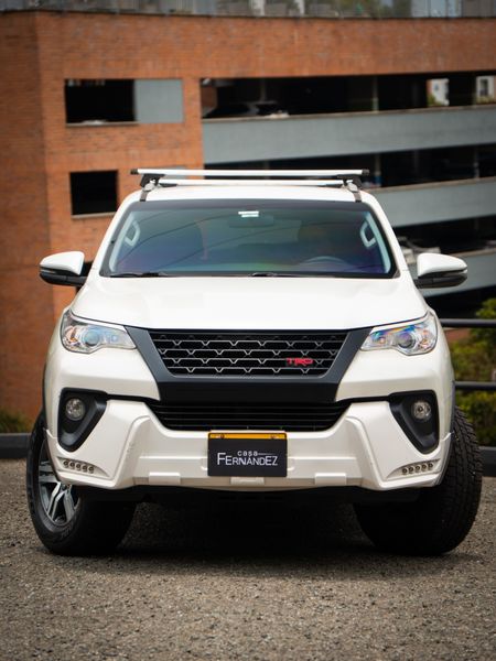 Toyota Fortuner 2.4 Diesel Sw4 2020 - imagen secundaria 1