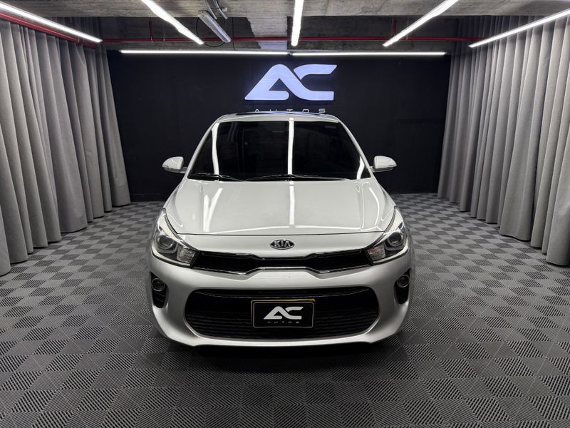 Kia Rio 1.4 Zenith Sd At - imagen secundaria 1