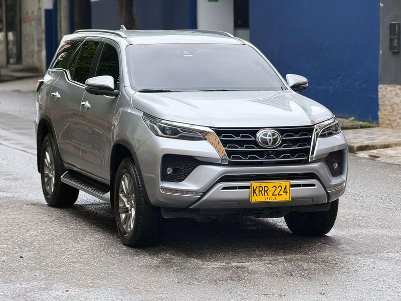 Toyota Fortuner 4x4 2023 - imagen secundaria 2