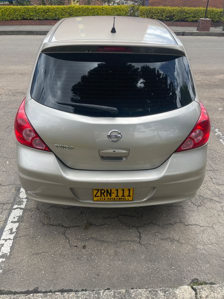 Nissan TIIDA 2012 hb automático 1.8 - imagen secundaria 1