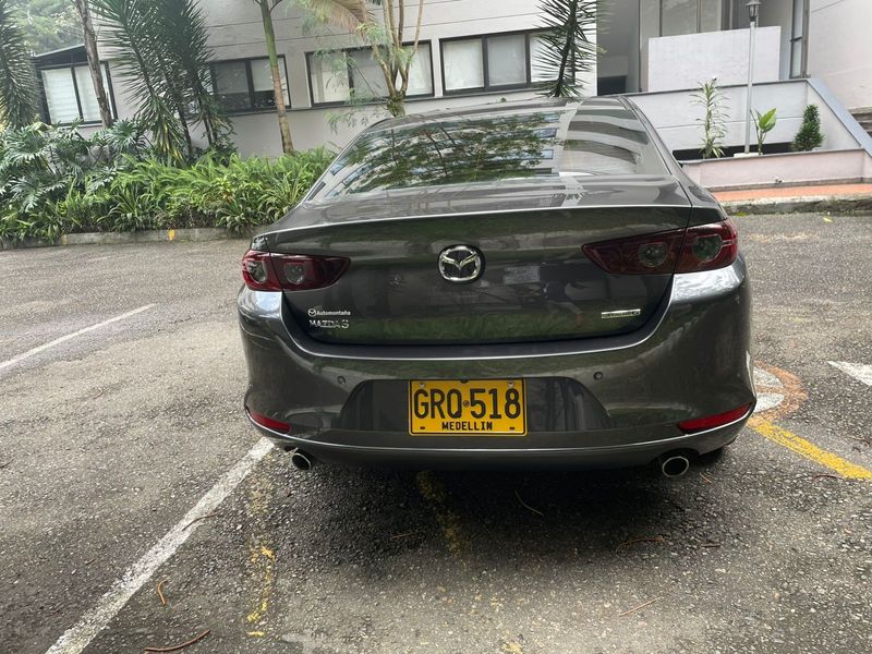 Mazda 3 Touring automatico - imagen secundaria 1