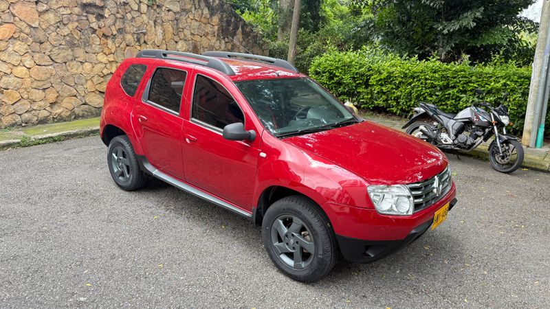 Renault Duster 2015 mecánica 1.600cc gasolina 4X2 160.000km original recibo moto o carro - imagen secundaria 1