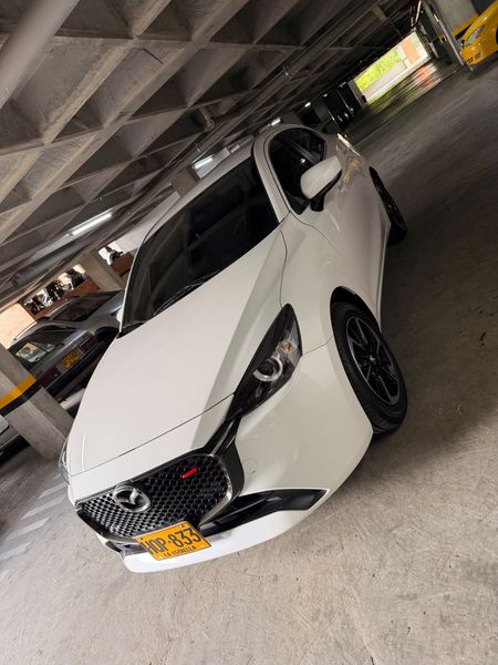 MAZDA 2 SEDAN GRAND TOURING LX - imagen secundaria 2