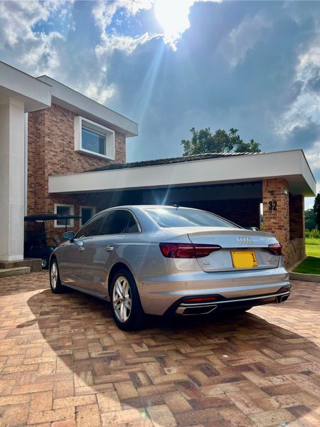 Audi A4 40 TFSI Advance MHEV - imagen secundaria 2