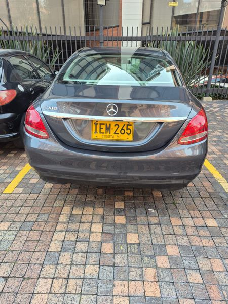 Mercedes Benz C180 - imagen secundaria 1