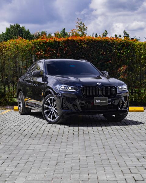 BMW X4 M40i 2023 SOLO 13000 KM - imagen secundaria 2