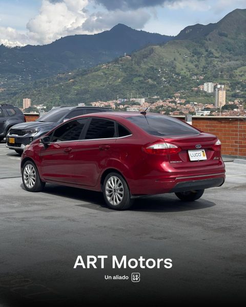 Ford Fiesta Titanium Automático 1.6 - imagen secundaria 2