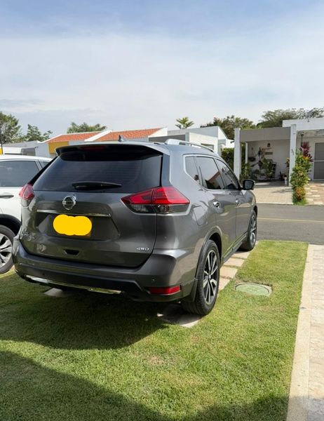 Nissan X-Trail Exclusive 4WD - imagen secundaria 2