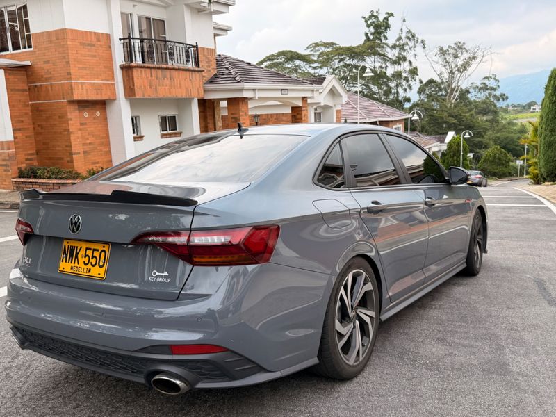 Volkswagen Jetta Gli 2024 - imagen secundaria 2