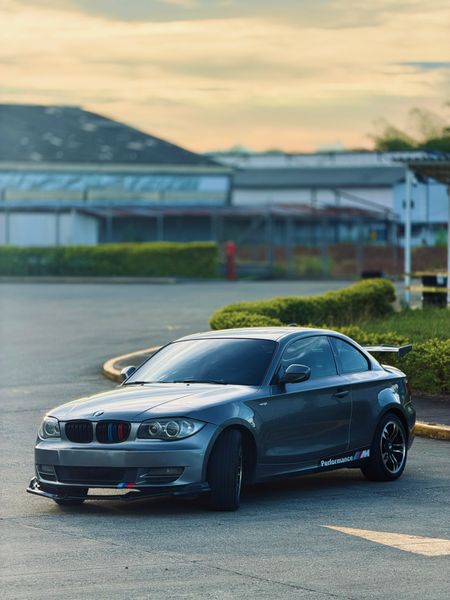 BMW 120i 2011 E82 Paquete M - imagen secundaria 2