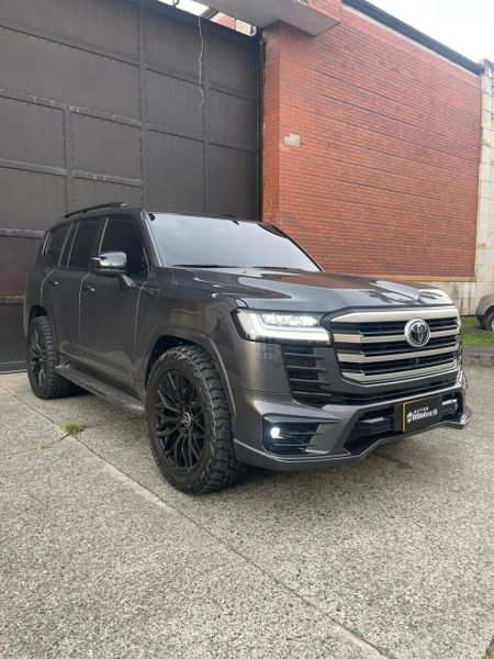 Toyota Land Cruiser Lc300 ZX 2024 Diesel 4x4 Blindada Nivel 2 Plus - imagen 1