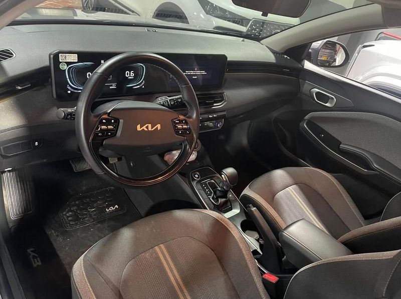 Kia K3 Cross Zenith 2025 - imagen secundaria 1