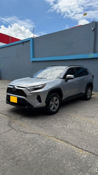 TOYOTA RAV4 XLE - imagen secundaria 2