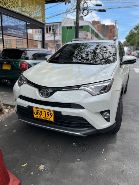 Toyota Rav4 Street 2018 Excelente estado - imagen secundaria 1