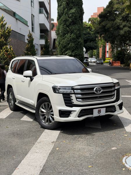 Toyota Lc 300 gxr 2023 - imagen secundaria 1