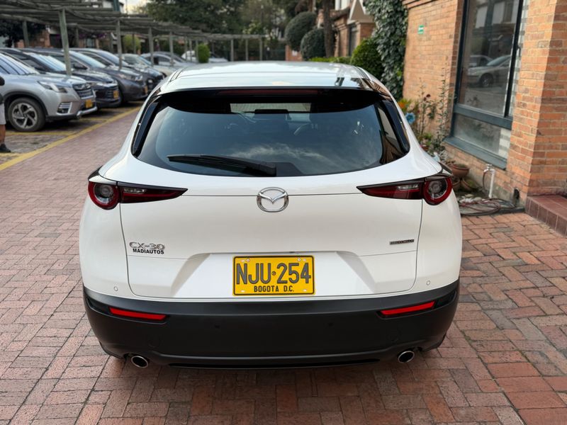 Mazda cx30 grand touring LX híbrida 2025 - imagen secundaria 2