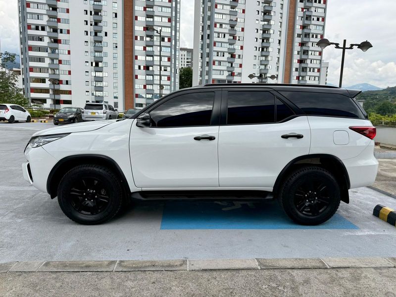 Toyota Fortuner 2019 - imagen secundaria 1
