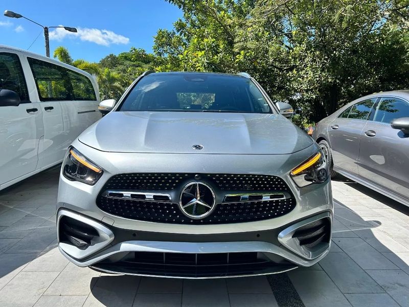 Mercedes Benz GLA 250 AMG Line 4MATIC  Híbrido  Modelo 2027 DEMO CAR TEST DRIVE A LA VENTA PRECIO IMPERDIBLE 1.000KM - imagen secundaria 1