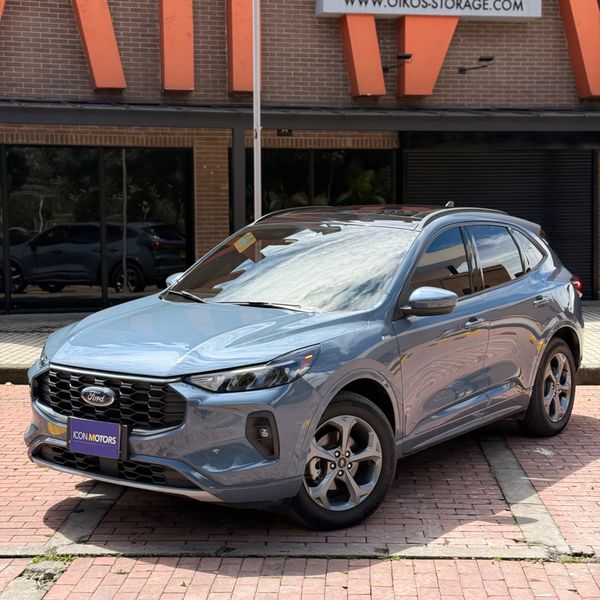Ford Escape ST-Line AWD Híbrida 2023 - imagen secundaria 2