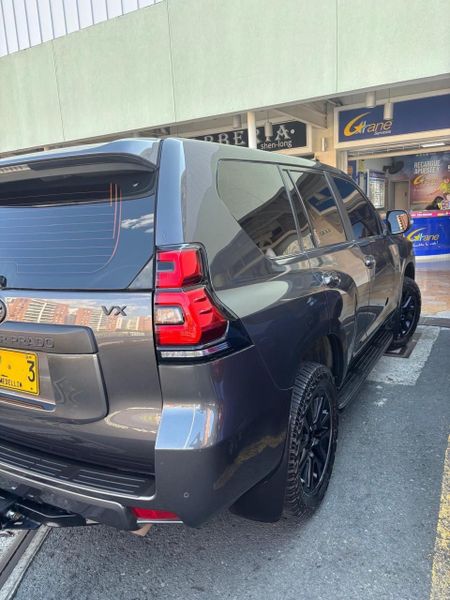 TOYOTA PRADO VX BLINDADA GASOLINA - imagen secundaria 2