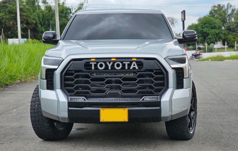 TOYOTA TUNDRA XP EDITION - imagen secundaria 2