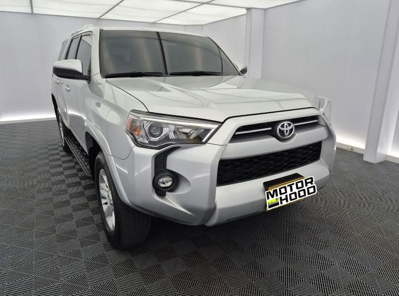 Toyota 4Runner SR5 Único Dueno - imagen secundaria 2