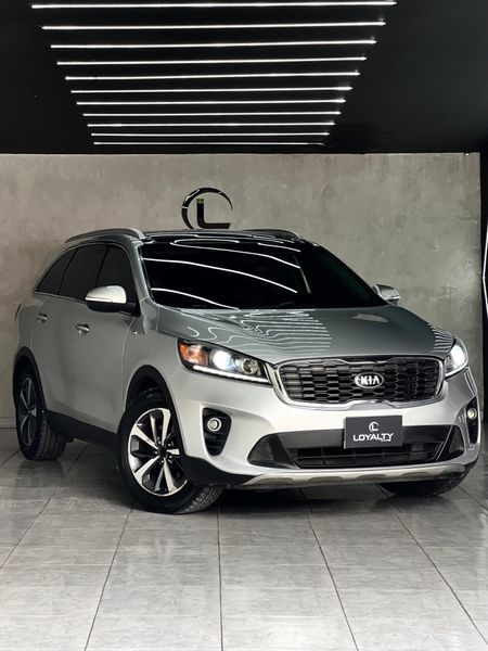 Kia Sorento Trust Zenith - imagen secundaria 1