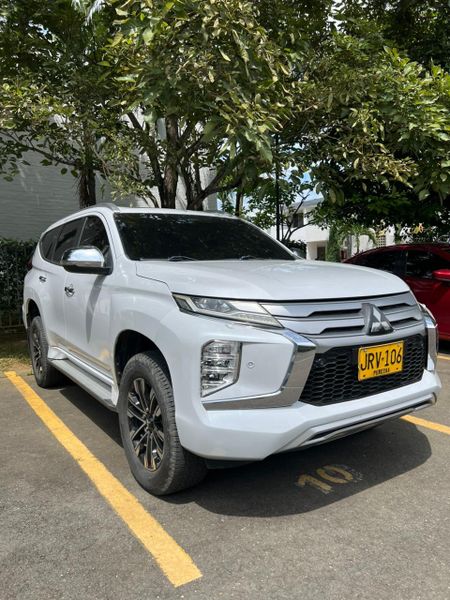 Montero Sport 2.5 Diese 4x4 - Mitsubishi - imagen secundaria 2