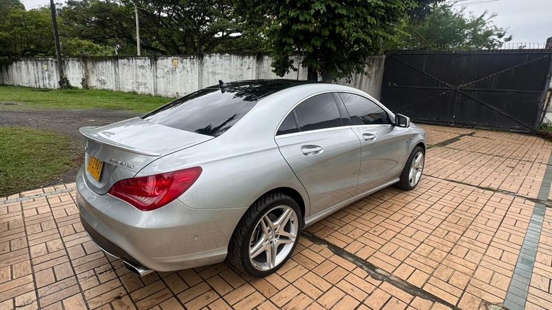 Mercedes benz CLA 180 AMG - imagen secundaria 2