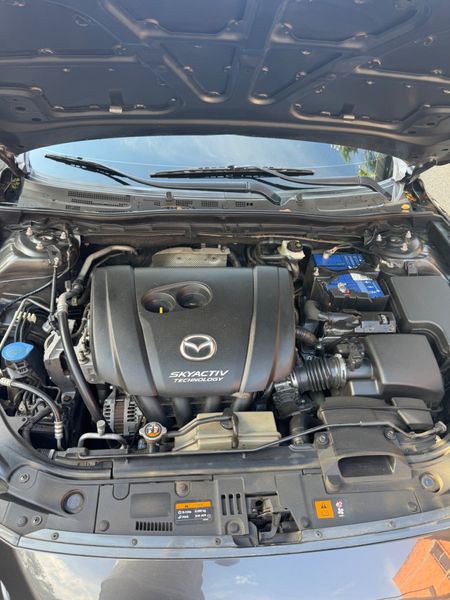 Mazda 3 Touring AT - Modelo 2019 - imagen secundaria 2