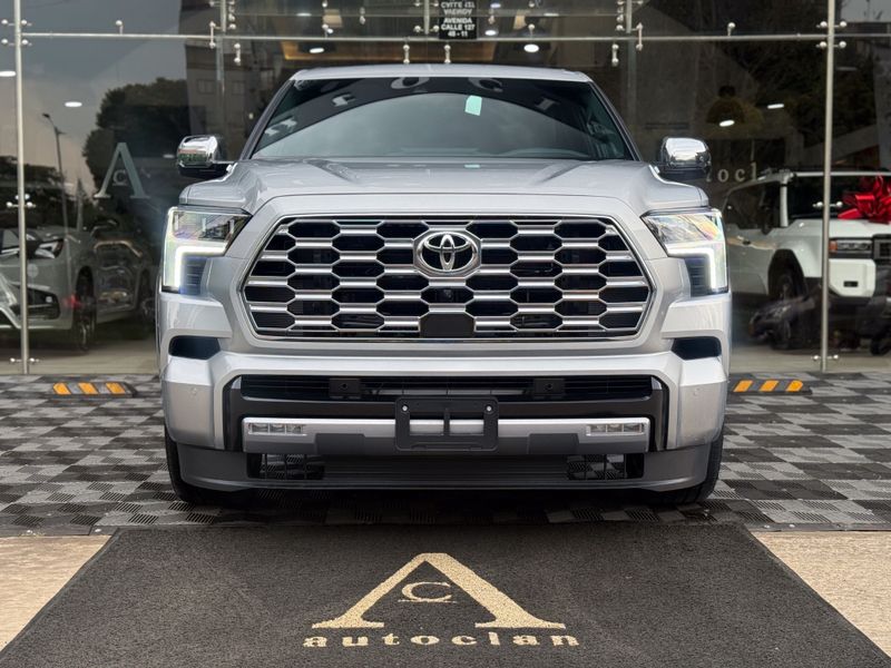 Toyota Sequoia Capatone Hybrid - imagen secundaria 1