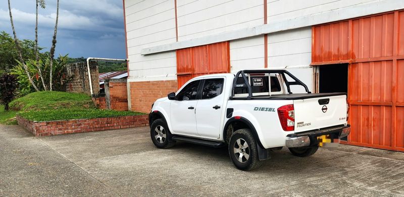 Nissan Frontier 4x4 Diesel - imagen secundaria 1