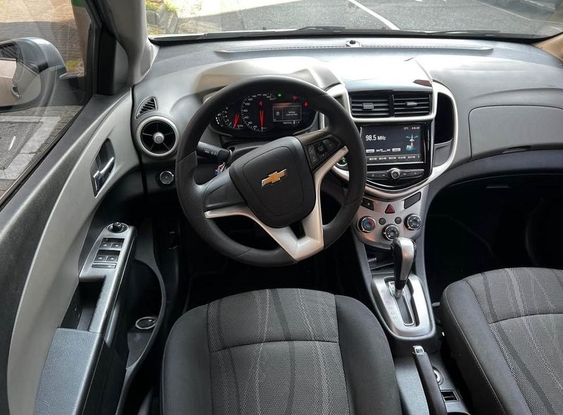 Chevrolet Sonic LTZ 2017 - imagen secundaria 1