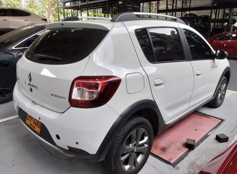 Renault Sandero Stepway intens 2019 - imagen secundaria 1