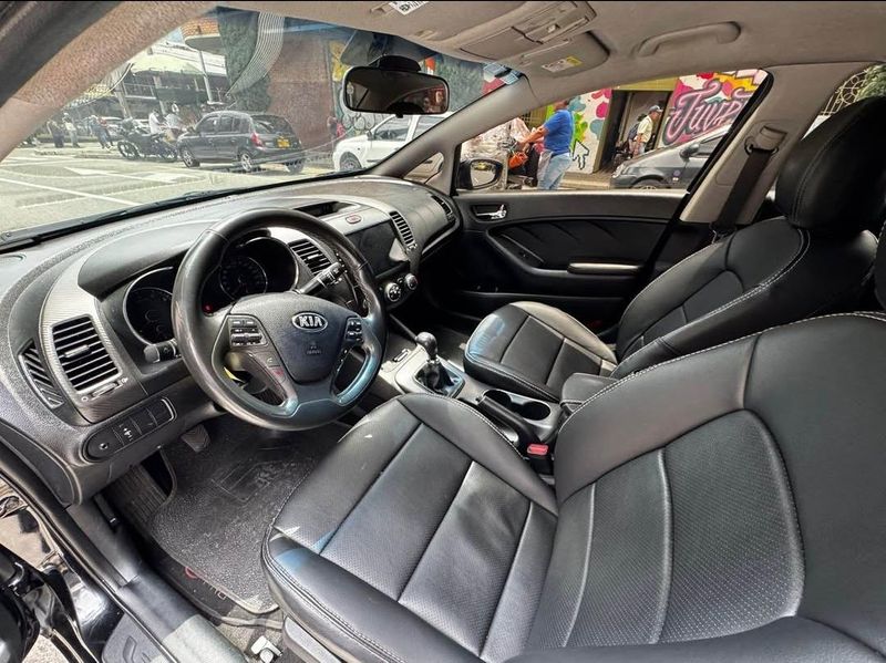 Kia Cerato Pro 2016 - imagen secundaria 1