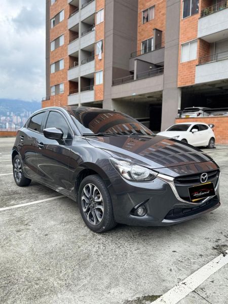 Mazda 2 touring - imagen secundaria 1