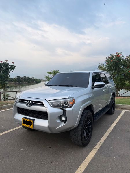 Toyota 4RUNNER SR5 BLINDAJE 2 plus - imagen secundaria 1