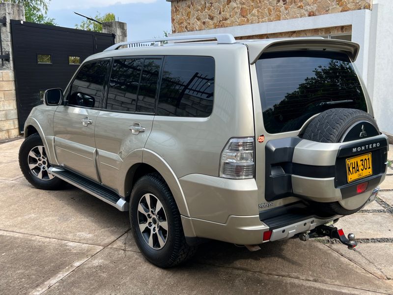 Mitsubishi Montero gls 2011 4x4 automática - imagen secundaria 2