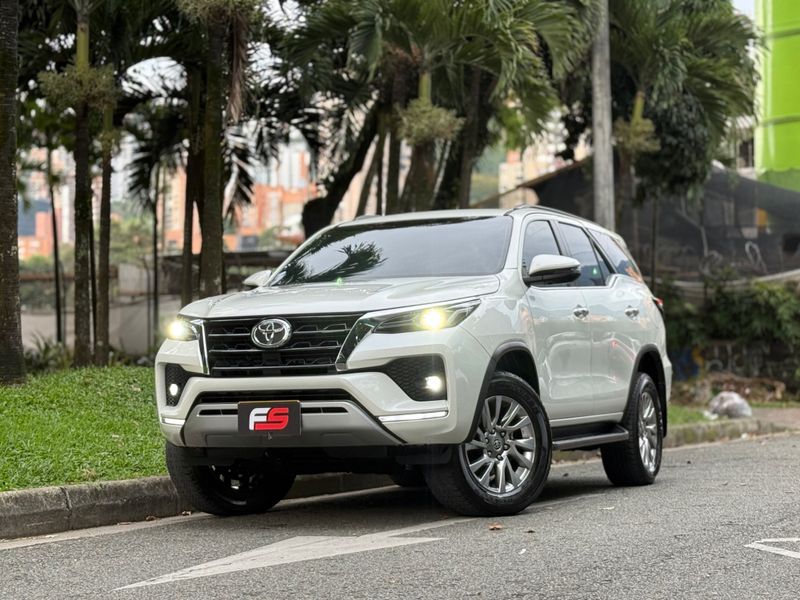 TOYOTA FORTUNER SRV 2021 - imagen 1
