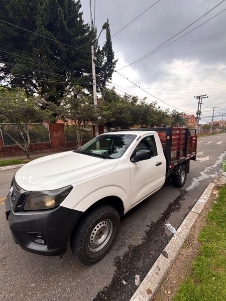 Nissan Frontier - imagen secundaria 1
