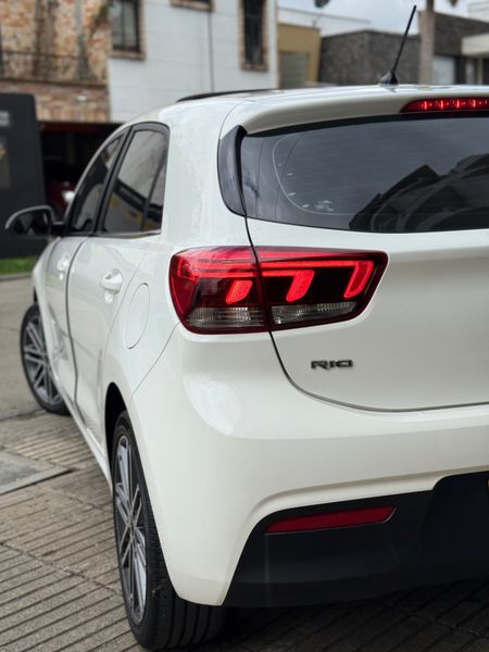 Kia Rio zenith 2021 - imagen secundaria 2