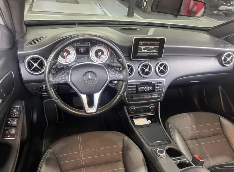 Mercedes Benz A200 2015 - imagen secundaria 2