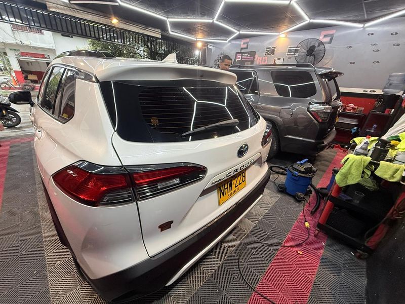 TOYOTA COROLLA CROSS SEG 1.8 HIBRI - imagen secundaria 1