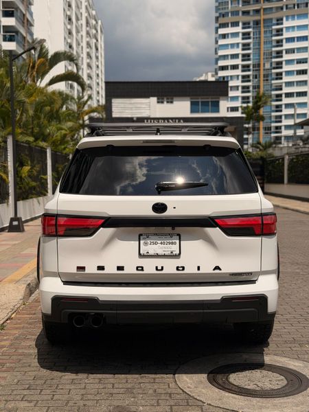 TOYOTA SEQUOIA TRD PRO 2026 - imagen secundaria 2