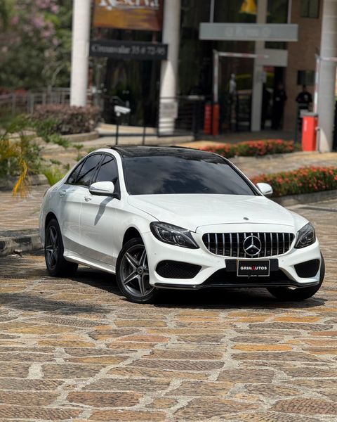 Mercedes-Benz C250 AMG 2016  Versión AMG 78 mil km segundo dueo paquete AMG 2.0 turbo - imagen secundaria 1