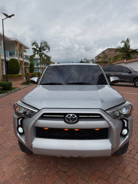 Toyota 4runner sr5 2020 - imagen 1