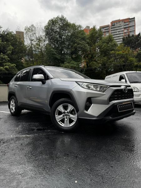 TOYOTA RAV 4 XLE 2020 - imagen secundaria 1
