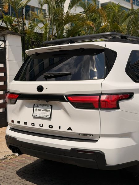 TOYOTA SEQUOIA TRD PRO 2026 - imagen secundaria 1